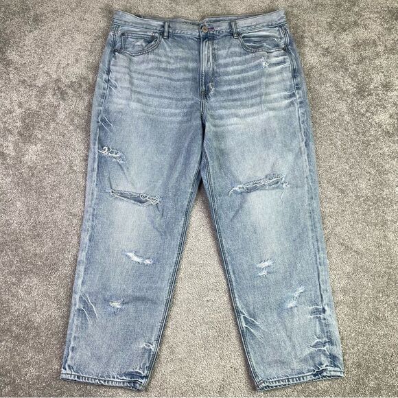 American Eagle Jeans Women's 18 90s Boyfriend Fit High Rise Light Wash Ripped - Picture 1 of 13